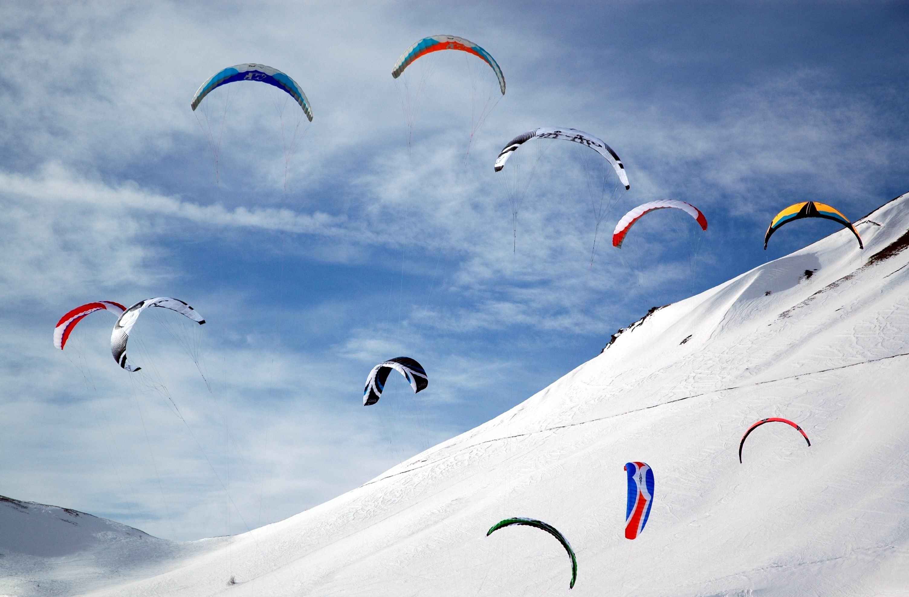 Snowkiting by Riccardo Olliveri